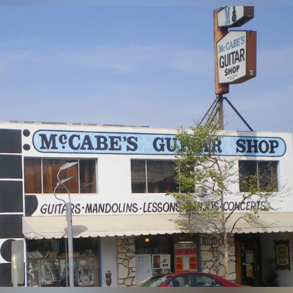 Legendary McCabe's Guitar Shop UNISEX XL
Shirt 🎸 - Picture 3 of 10